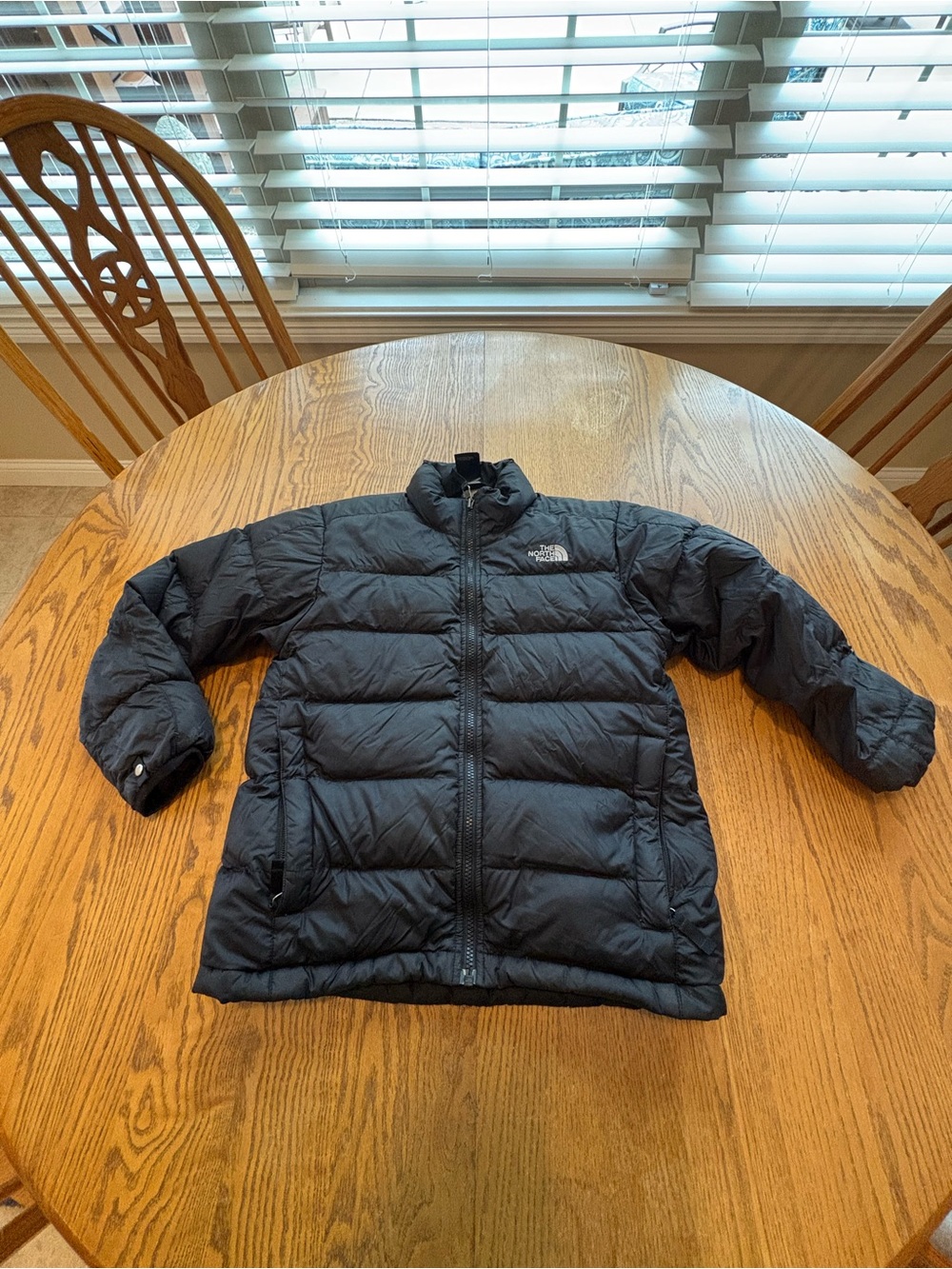The North Face 550 Kids Black Down Puffer Jacket Size M 10-12 Boys Girls PLAY